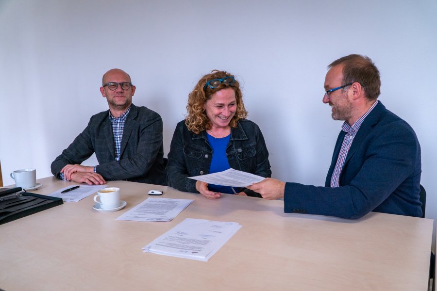 Umowa na opracowanie programu funkcjonalno-użytkowego wraz ze szczegółową koncepcją architektoniczną obiektów i zagospodarowania terenu dla nowych gdyńskich placówek została podpisana /fot. Ilona Budzbon, Laboratorium Innowacji Społecznych