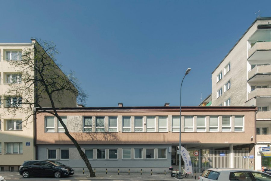 Budynek przy ul. Zygmunta Augusta 4 to jedna z lokalizacji tegorocznego bienalle, fot, Rafał Kołsut