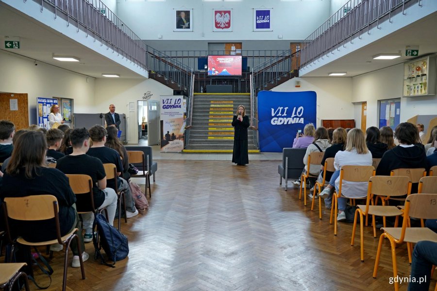 Wiceprezydentka Gdyni Oktawia Gorzeńska przemawiająca podczas kongresu &bdquo;Zdrowe Głowy&rdquo; 