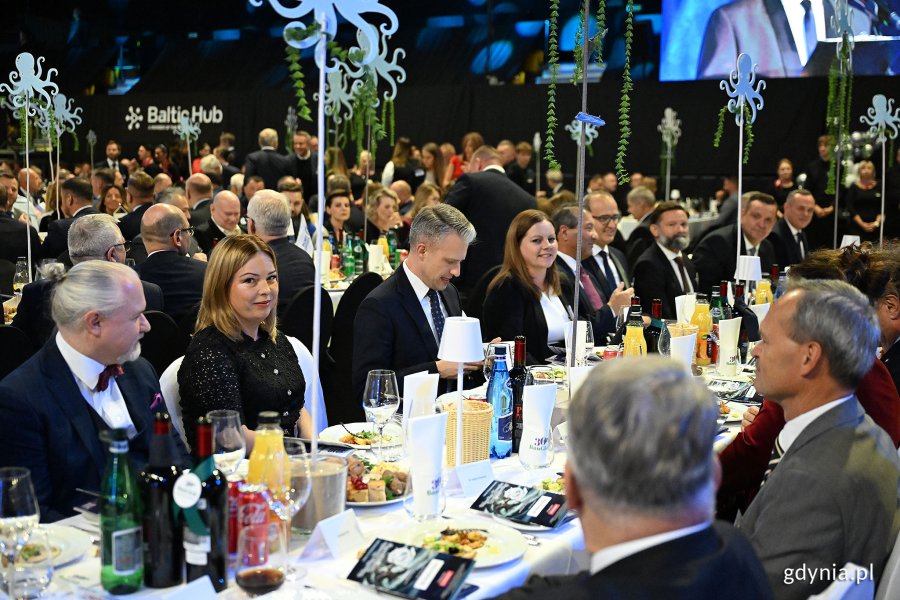 Arkadiusz Marchewka, sekretarza stanu w Ministerstwie Infrastruktury, prezydent Aleksandra Kosiorek i wiceprezydentka Oktawia Gorzeńska