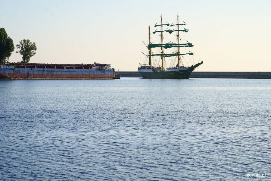 Żaglowiec na morzu