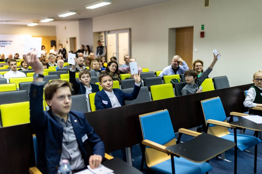 Uczestnicy konkursu (fot. Marcin Rakowski, mat. Uniwersytet WSB Merito Gdynia)