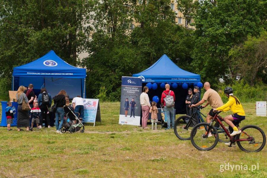 Witomiński Piknik Mundurowy zgromadził zar&oacute;wno sympatyk&oacute;w służb mundurowych, chętnych do badań i miłośnik&oacute;w spędzania wolnego czasu na świeżym powietrzu
