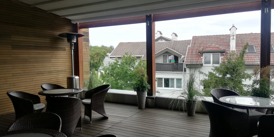 Taras kawowy w hotelu R&oacute;żany Gaj, fot. G. Pilarczyk