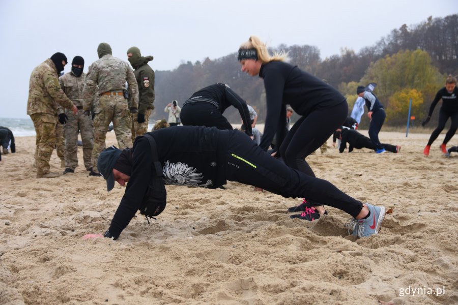 Odważny trening na plaży w Babich Dołach // fot. Paweł Kukla