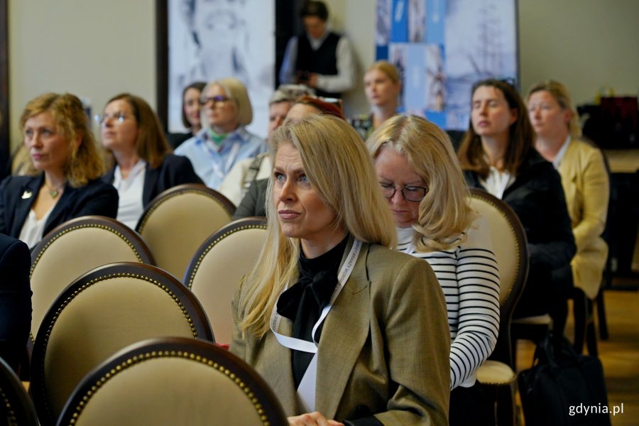 Uczestnicy 3. Konwencji Kobiet Branży Morskiej zgromadzeni w auli Uniwersytetu Morskiego w Gdyni 