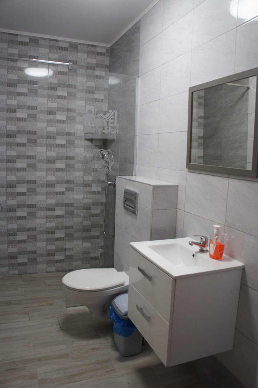 Hostel Biały Słoń, łazienka w pokoju