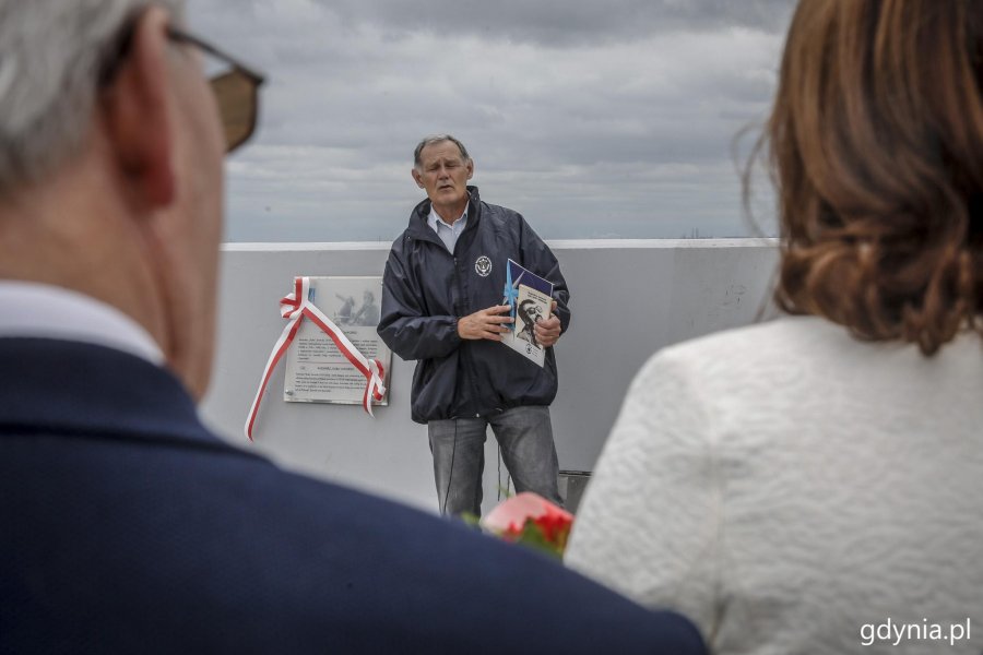 Odsłonięcie tablicy poświęconej  Kazimierzowi "Kubie" Jaworskiemu