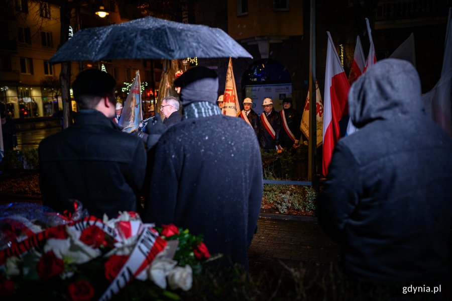 W Gdyni uczczono pamięć o ofiarach stanu wojennego // fot. Dawid Linkowski