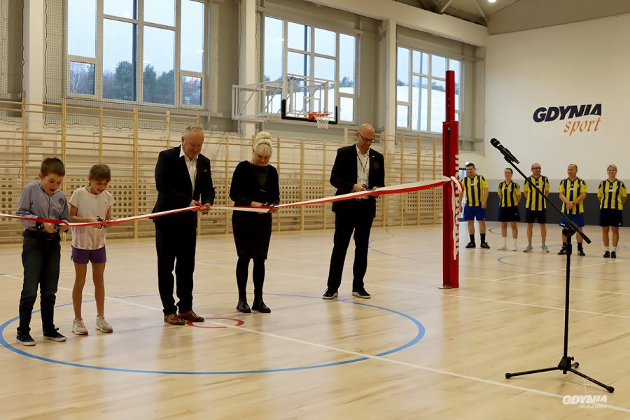 Przecinanie wstęgi