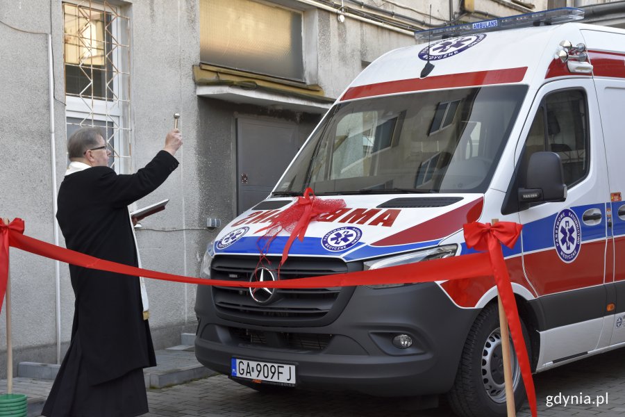 Pogotowie z nowym ambulansem // fot. Justyna Bronk