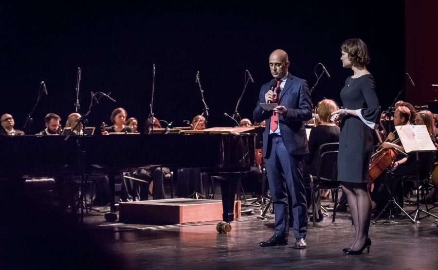 Wśród gości koncert finałowego znaleźli się m.in.: Aldo Amati – ambasador Republiki Włoskiej oraz wiceprezydent Gdyni Katarzyna Gruszecka-Spychała // fot. Paweł Jaremczuk