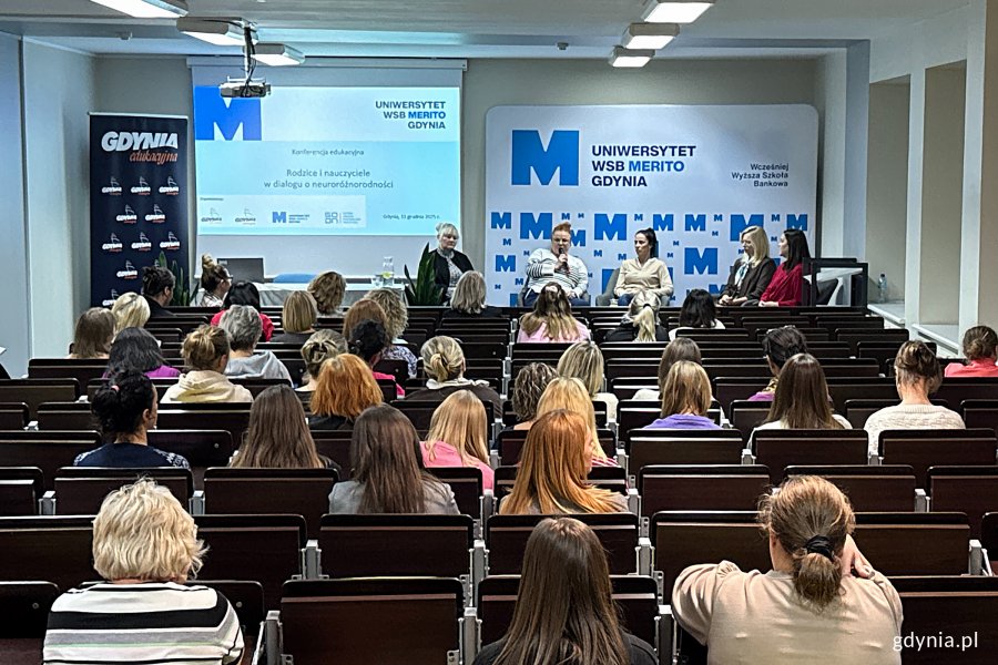 Konferencja - Rodzice i nauczyciele w dialogu o neuror&oacute;żnorodności (fot. Katarzyna Balcerzak)