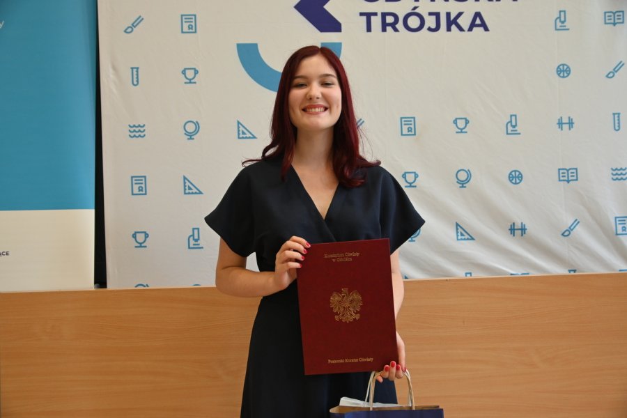 Podwójny jubileusz III LO im. Marynarki Wojennej w Gdyni - Maria Jankowska, najlepsza międzynarodowa gdyńska maturzystka (43 punkty na 45 możliwych do zdobycia). Fot. Zygmunt Gołąb 