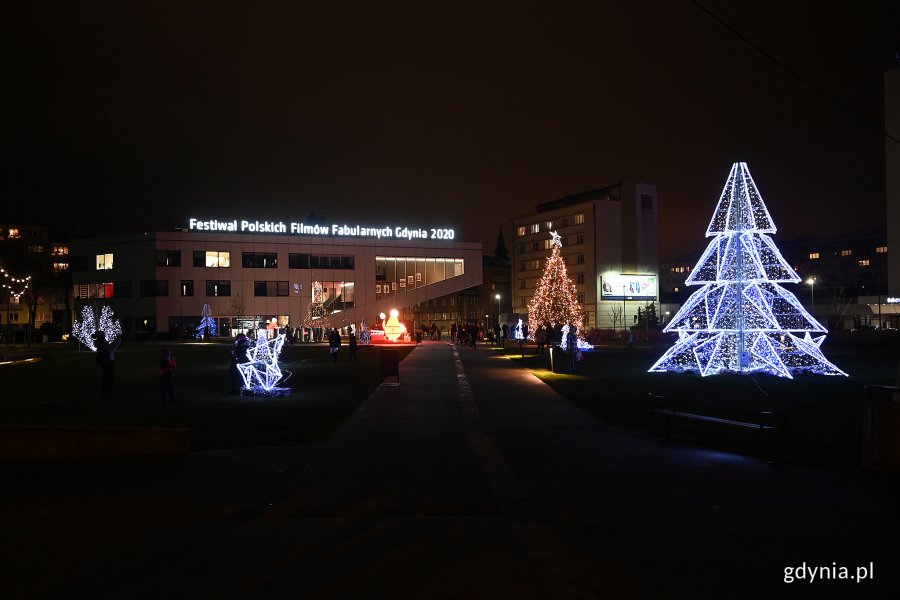 Iluminacje na placu Grunwaldzkim // fot. Michał Puszczewicz