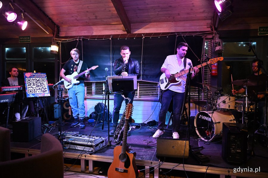 Na scenie Contrastu zagrał zesp&oacute;ł Nawrot Brothers 