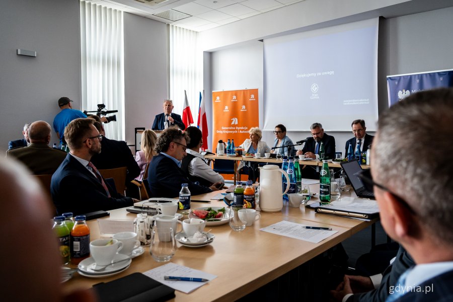 Posiedzenie sejmowej Komisji Infrastruktury w Porcie Gdynia – wiceprezes Portu Gdynia Mirosław Czapiewski (fot. Kamil Złoch)