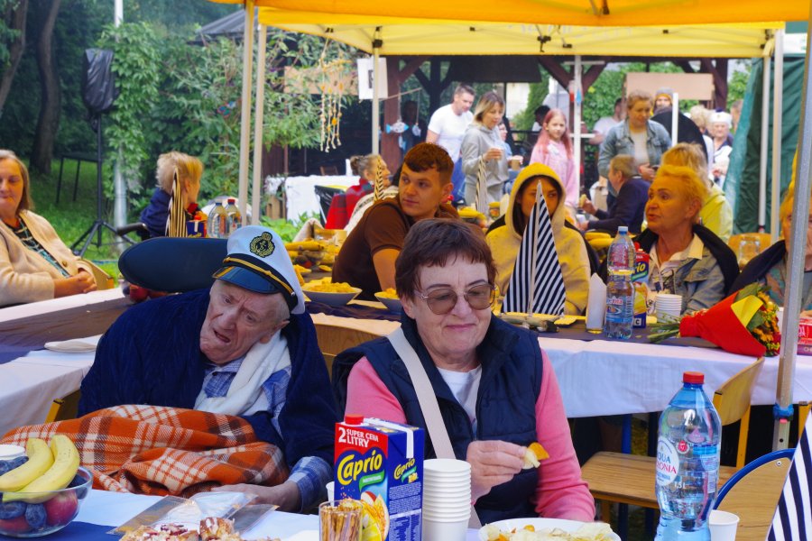 Festyn &bdquo;Rodzinna Przystań Stulecia" w Domu Pomocy Społecznej w Gdyni 