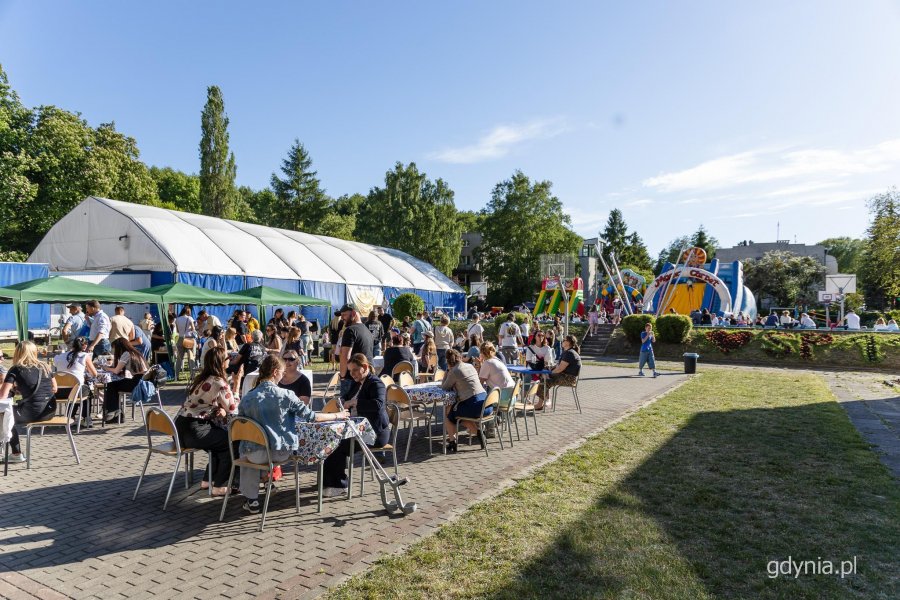 Piknik Rodzinny w Szkole Podstawowej nr 11 &bdquo;90 lat Szkoły &ndash; 100 lat Gdyni&rdquo; (fot. Natalia Kawalerowicz)
