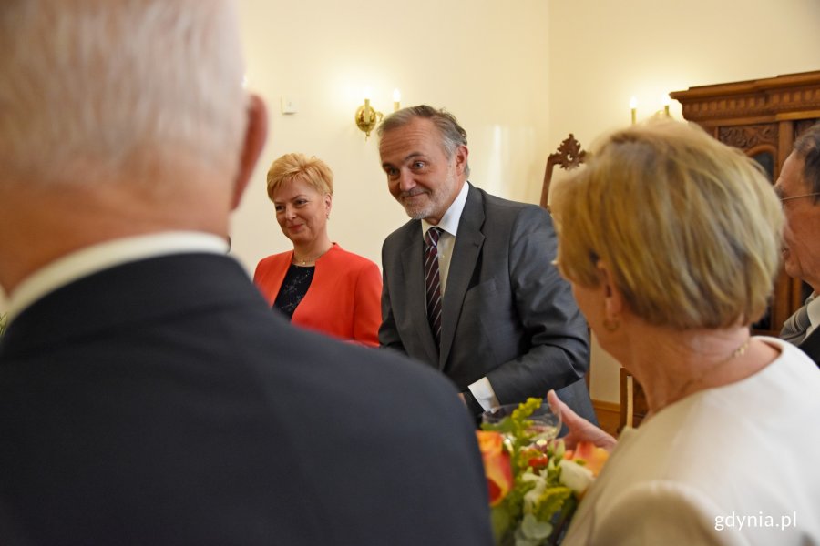 Pamiątkowe Medale za Długoletnie Pożycie Małżeńskie z rąk prezydenta Gdyni Wojciecha Szczurka odebrały kolejne gdyńskie pary // fot. Paweł Kukla
