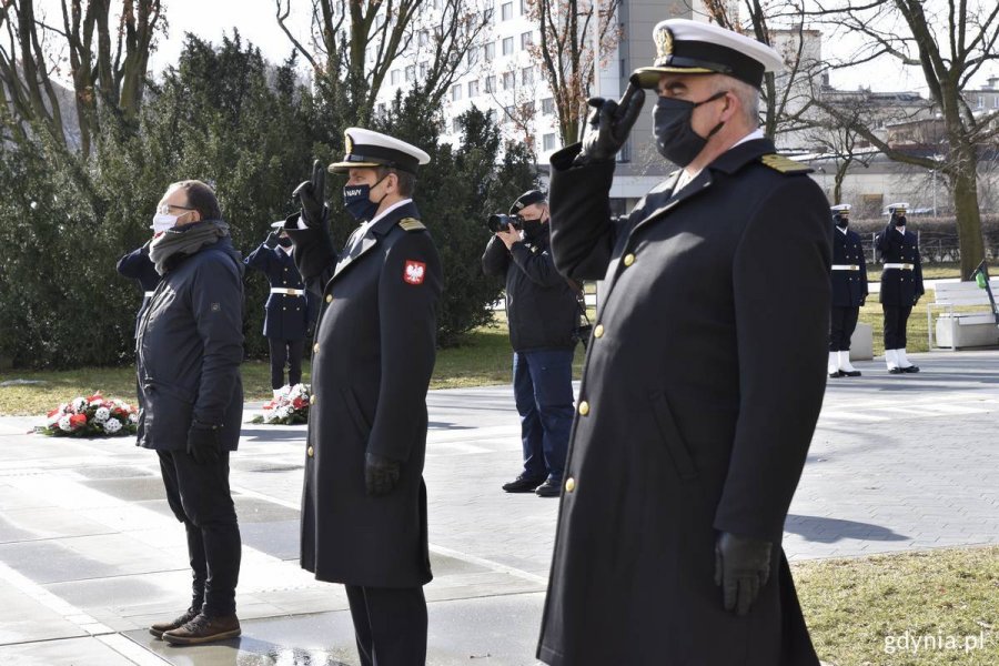 Przedstawiciele Marynarki Wojennej RP podczas obchodów 22. rocznicy przystąpienia Polski do NATO.  // fot. Magdalena Czernek