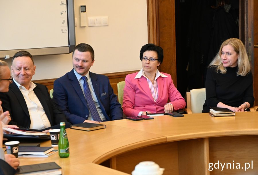 Uczestnicy spotkania w Pomorskim Urzędzie Wojewódzkim w Gdańsku