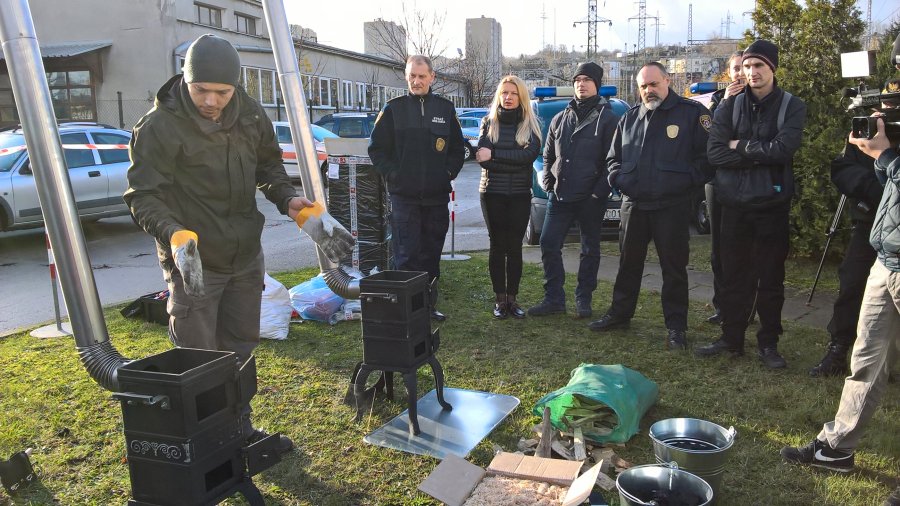 Straż Miejska pokaże, jak bezpiecznie palić w piecu // fot. Magdalena Czernek