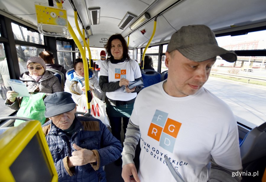 Do udziału w wyborach do Rad Dzielnic zachęcali m.in. radna miasta Anna Myszka i kandydat do Rady Dzielnicy Leszczynki Michał Sulewski // fot. Kamil Złoch