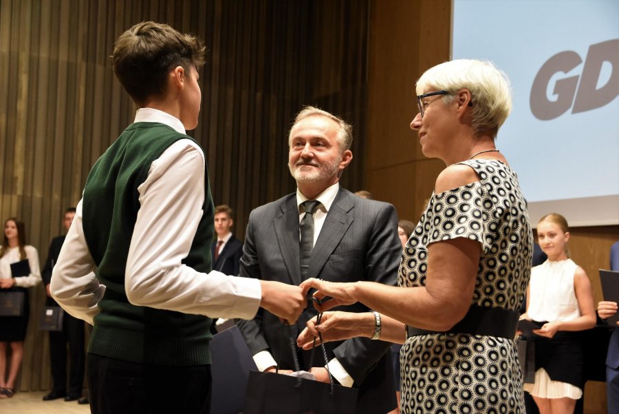 Najlepsi gdyńscy gimnazjaliści wyróżnieni // fot. Lechosław Dzierżak