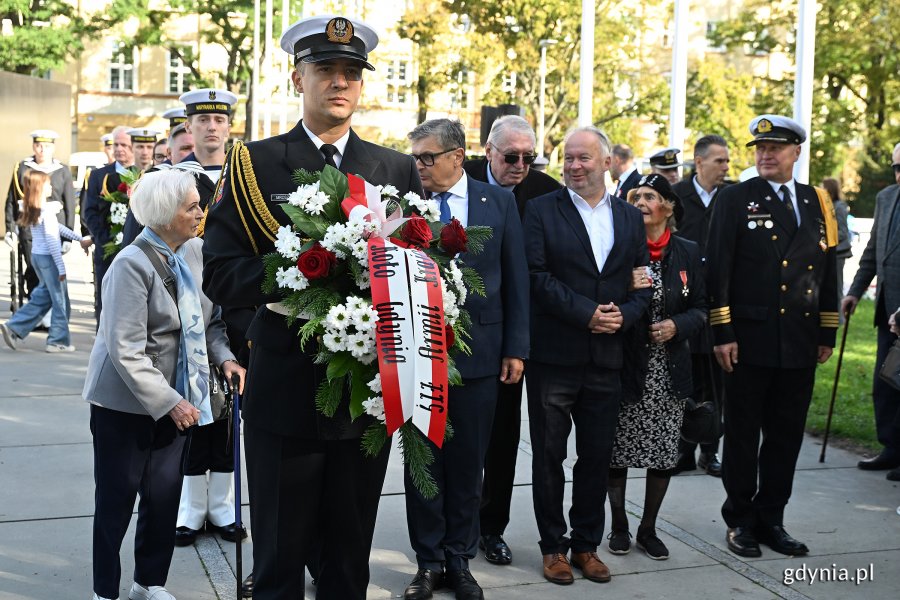 Dzień Polskiego Państwa Podziemnego – uroczystości z okazji 86. rocznicy jego utworzenia pod Pomnikiem Armii Krajowej w Gdyni (fot. Michał Puszczewicz)