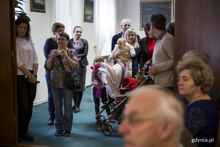 Pamiątkowe Medale za Długoletnie Pożycie Małżeńskie z rąk prezydenta Wojciecha Szczurka odebrały pary obchodzące Złote Gody, fot. Przemysław Kozłowski