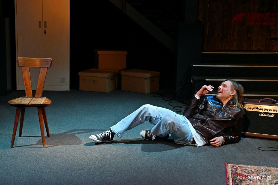 Jacek Bała podczas pr&oacute;by monodramu &bdquo;Dream, czyli jak nie zostałem Kurtem Cobainem&rdquo; w Teatrze Miejskim 
