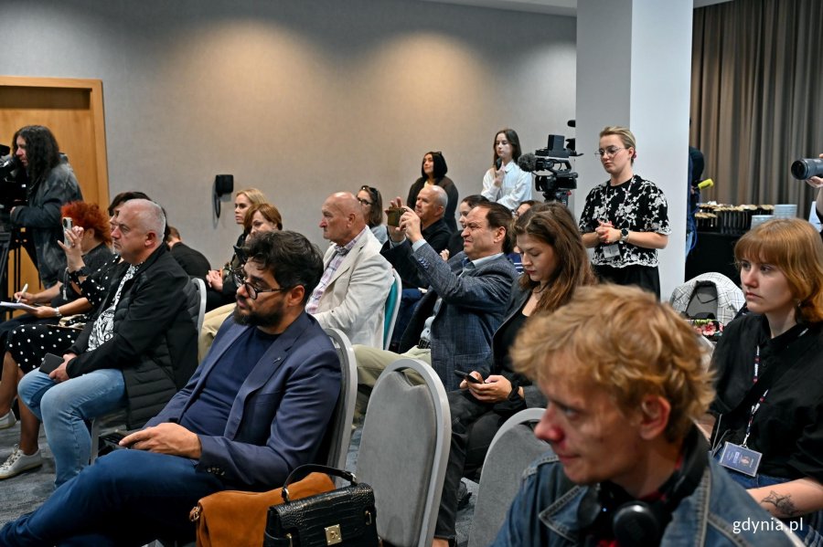 Uczestnicy konferencji prasowej zapowiadającej 51. Festiwal Polskich Film&oacute;w Fabularnych, kt&oacute;ra odbyła się w Hotelu Mercure 