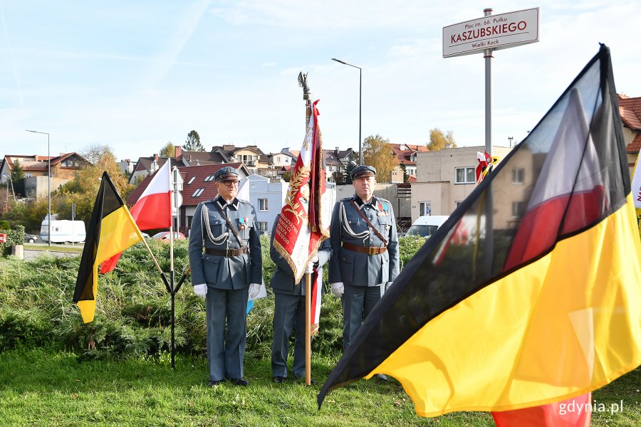 Uroczystość nadania placowi przy ul. Starodworcowej na Wielkim Kacku imienia 66. Kaszubskiego Pułku Piechoty // fot. Michał Puszczewicz