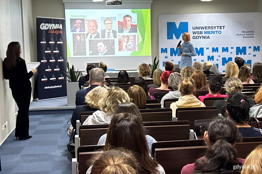 Konferencja - Rodzice i nauczyciele w dialogu o neuror&oacute;żnorodności (fot. Katarzyna Balcerzak)