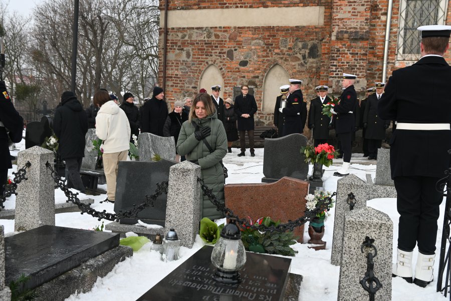 Przedstawicielka Rady Miasta Gdyni, Monika Strzałkowska oddała hołd powstańcowi ks. Antoniemu Muchowskiemu