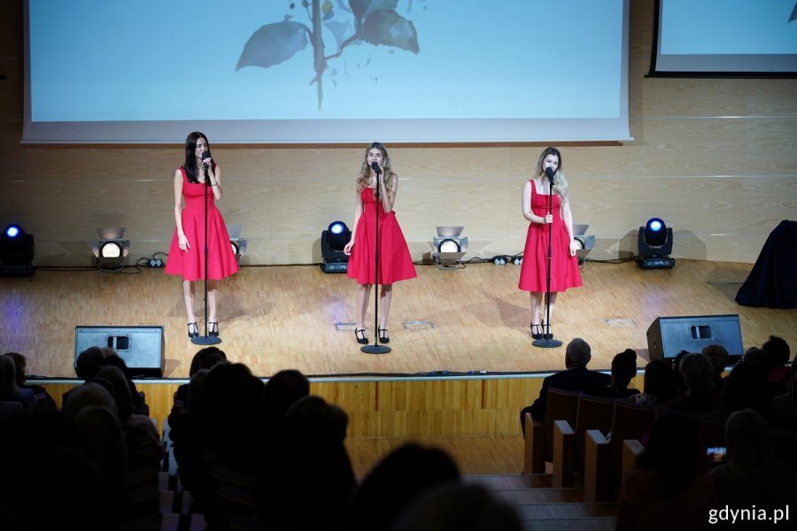 Występ artystów z Młodzieżowego Domu Kultury 