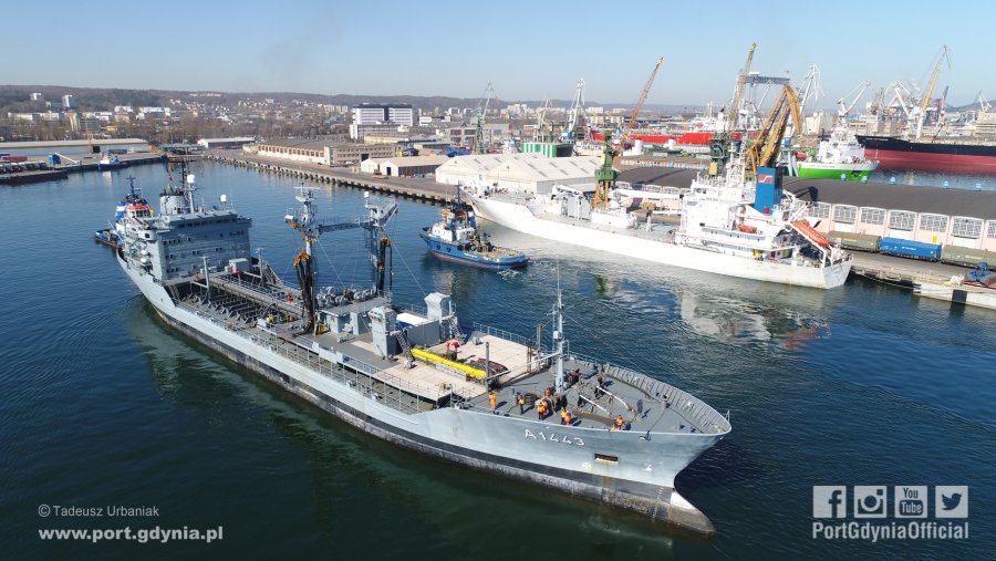 Niemiecki okręt zaopatrzeniowy FGS Rhön // fot. Tadeusz Urbaniak www.portgdynia.pl