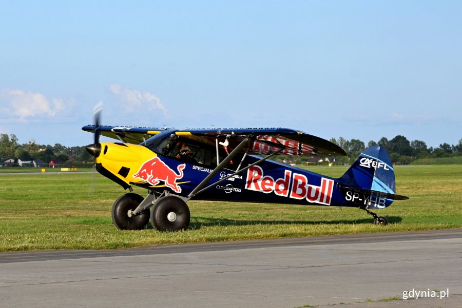 Flota Red Bull na lotnisku Gdynia-Kosakowo gotowa do pokazów // fot. Magdalena Czernek