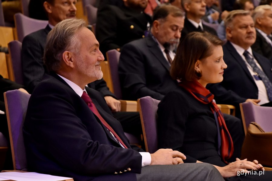 W uroczystości otwarcia Forum Gospodarki Morskiej Gdynia 2019 udział wzięli prezydent Gdyni Wojciech Szczurek i Katarzyna Gruszecka-Spychała, wiceprezydent Gdyni ds. gospodarki