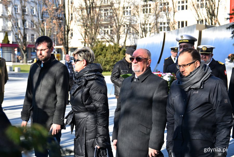 Delegacja Rady Miasta Gdyni - uroczystości upamiętniające 78. rocznicę utworzenia Armii Krajowej, fot. Kamil Złoch