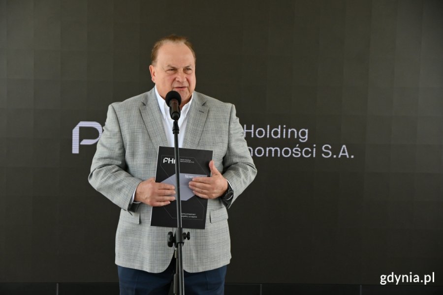 Rozpoczęcie konkursu architektonicznego na opracowanie koncepcji studialnej zagospodarowania obszaru teren&oacute;w Mola Rybackiego. Przemawia Wiesław Malicki, prezes zarządu Polskiego Holdingu Nieruchomości S.A.(fot. Łukasz Kamasz)