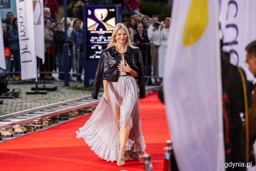 Małgorzata Kożuchowska. Ceremonia czerwonego dywanu poprzedzająca sobotnią galę 50. Festiwalu Polskich Filmów Fabularnych w Gdyni (fot. Karol Stańczak)
