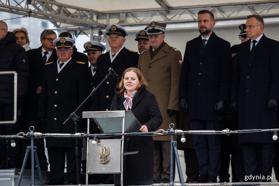Prezydent Gdyni Aleksandra Kosiorek podczas uroczystości z okazji 106. rocznicy utworzenia Marynarki Wojennej 