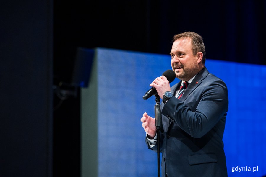 Wiceprezydent Gdyni Marek Łucyk podczas gali wręczenia nagród z okazji Międzynarodowego Dnia Teatru // fot. Karol Stańczak