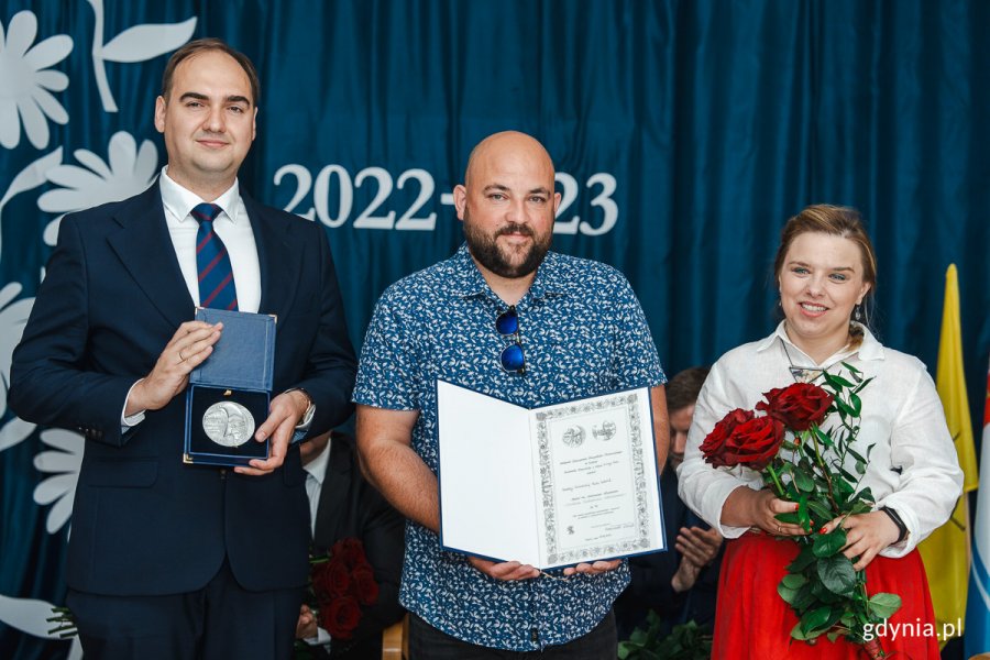 Laureatami Medalu w 2023 roku są: Andrzej Busler, Marcin Scheibe i Redakcja Kaszubska Radia Gdańsk. Fot. Mateusz Dietrich
