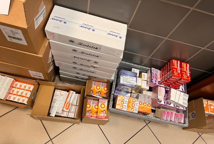 Leki zakupione dla uchodźców przez Orłowską Ligę Tenisową