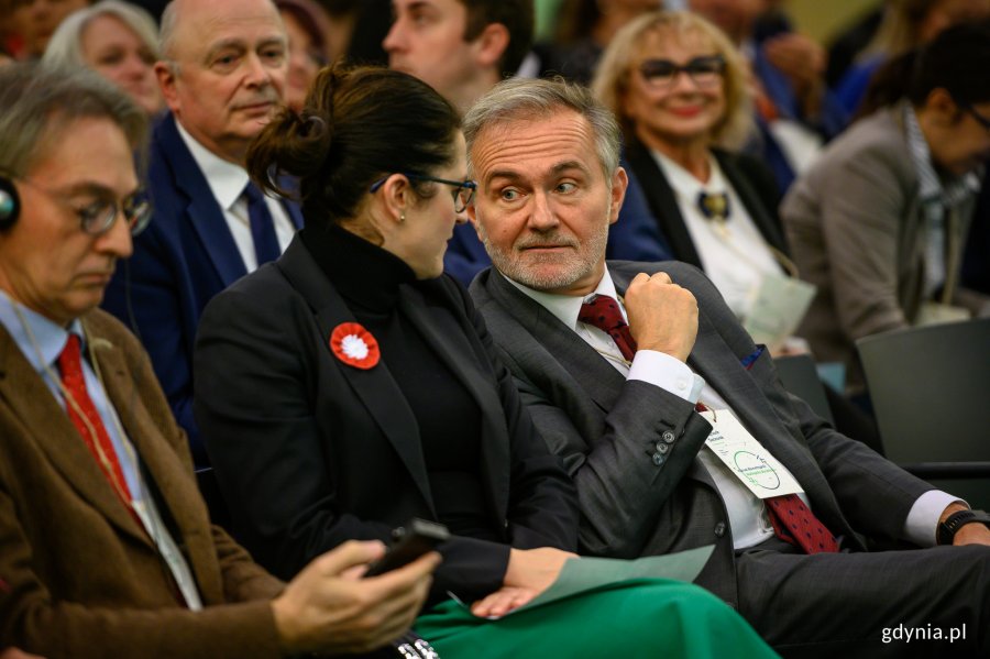 Prezydent Gdańska Aleksandra Dulkiewicz oraz prezydent Gdyni Wojciech Szczurek podczas Kongresu Smart Metropolia 2019 // fot. Dawid Linkowski