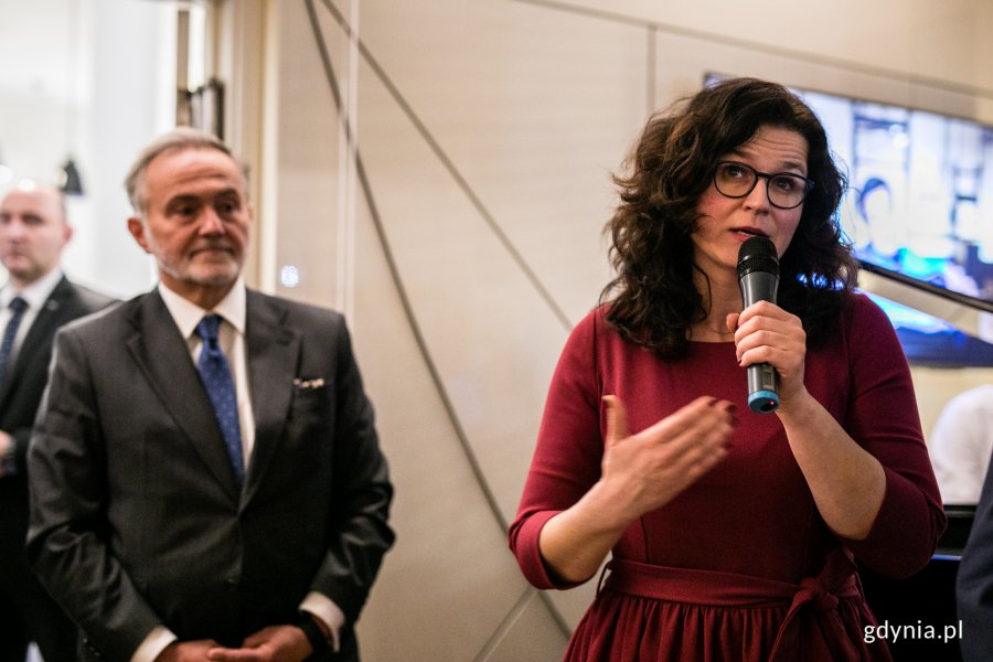 Podczas VIII Metropolitalnego Spotkania Noworocznego rozmawiano o najważniejszych wyzwaniach dla OMGGS / na zdjęciu Wojciech Szczurek, prezydent Gdyni i Aleksandra Dulkiewicz, prezydent Gdańska // fot. Karol Stańczak