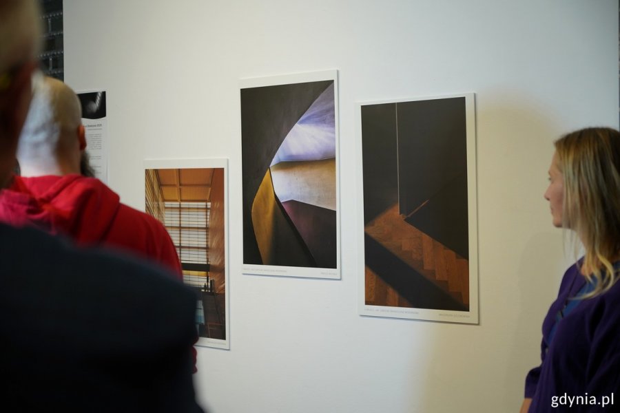 Trzy zwycięskie prace na wystawie w galerii GCF-u: I miejsce – Dariusz Wojtała, II miejsce – Małgorzata Szczurowska i III miejsce – Magdalena Korzewska